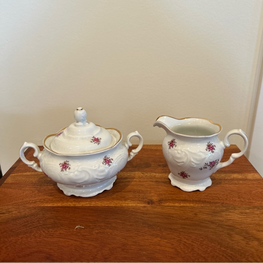 VNTG Elegant Floral White and Gold cream and Sugar Set Made in Poland